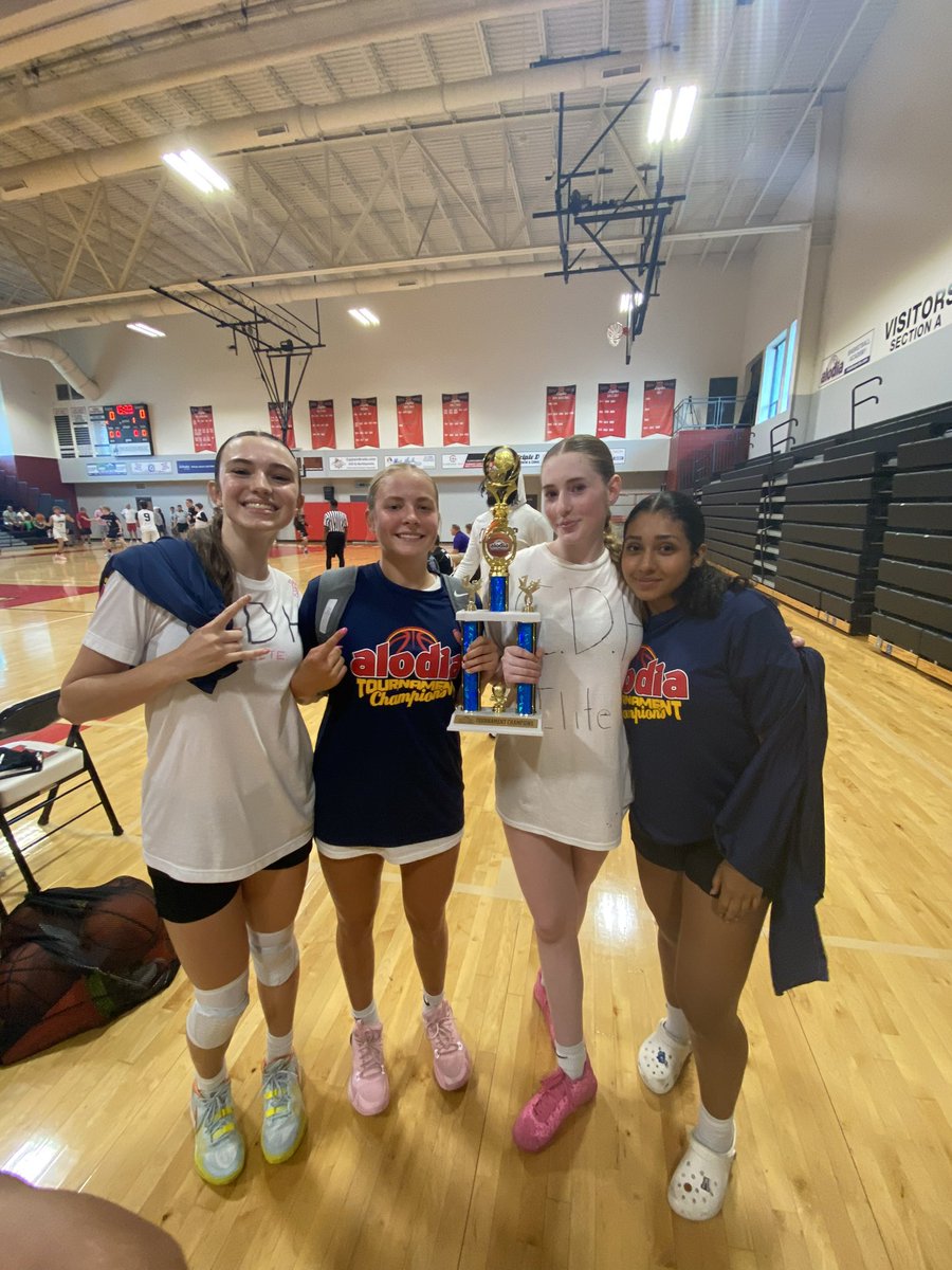 College Park Girls Basketball (@collegepark_gbb) on Twitter photo Some CPGBB big timers finishing off the summer with a Championship! CDH Elite got game🔥🏀🙌🏻 <a href="/brooke_smth/">Brooke Smith</a> <a href="/katiewestwood26/">katiewestwood26</a> <a href="/gretch_wright00/">Gretchen Wright</a> <a href="/Valentina/">valentina de santis</a> Some CPGBB big timers finishing off the summer with a Championship! CDH Elite got game🔥🏀🙌🏻 <a href="/brooke_smth/">Brooke Smith</a> <a href="/katiewestwood26/">katiewestwood26</a> <a href="/gretch_wright00/">Gretchen Wright</a> <a href="/Valentina/">valentina de santis</a>