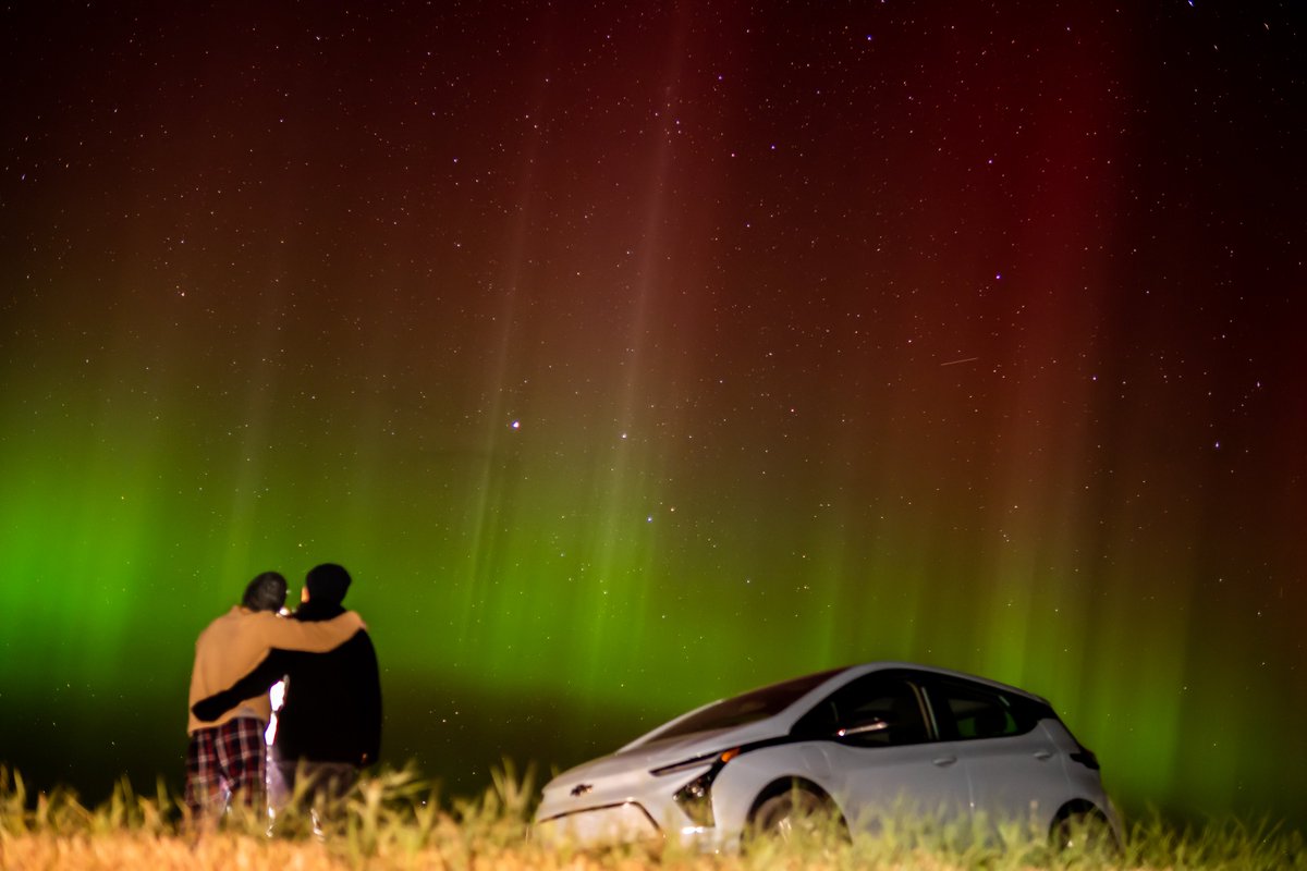 jewhittingham's tweet photo. Go electric, baby.
#BoltEV #Aurora #Perseids #MeterorShower #Sask https://t.co/khmQhdp3rV