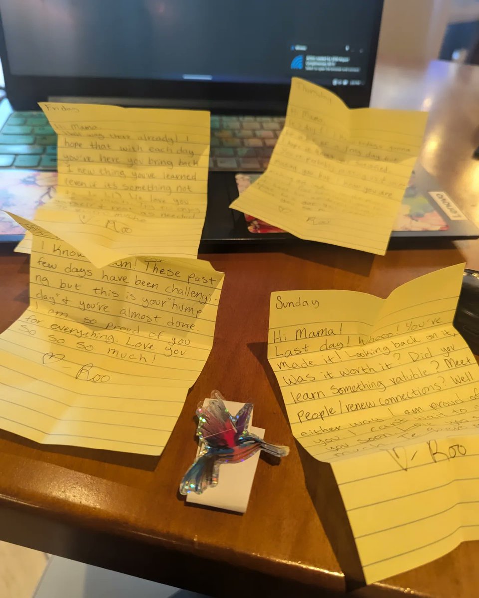 sreeja_natesan's tweet image. Samiya sent me mini notes to keep me company during my time away from home. So grateful for this sweet girl. 💞 #physicianmom #momanddaughter