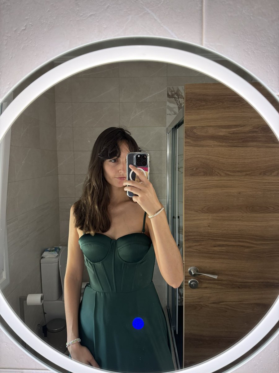 boIIera's tweet photo. es que me encanta el puto vestido 🥺🥺🥺❤️‍🩹 https://t.co/wlcdGFSZkf