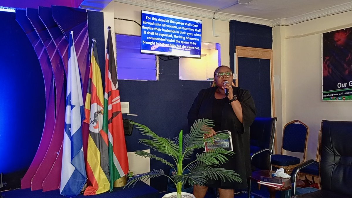 prophetkelvinuz's tweet image. FAVOUR IS EXCESSIVE MERCY AND GRACE RELEASED UPON A MAN THAT DOES NOT DESERVE IT. 

FAVOUR CUTS PROTOCOL

#SundayService 
#UncommonFavour 
#InHisPresence