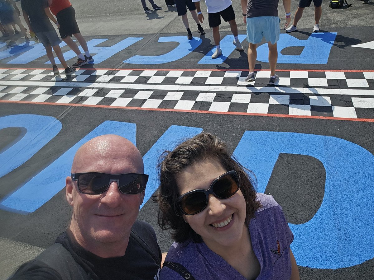 Rowebote's tweet image. Race day! #NASCAR #cookout400