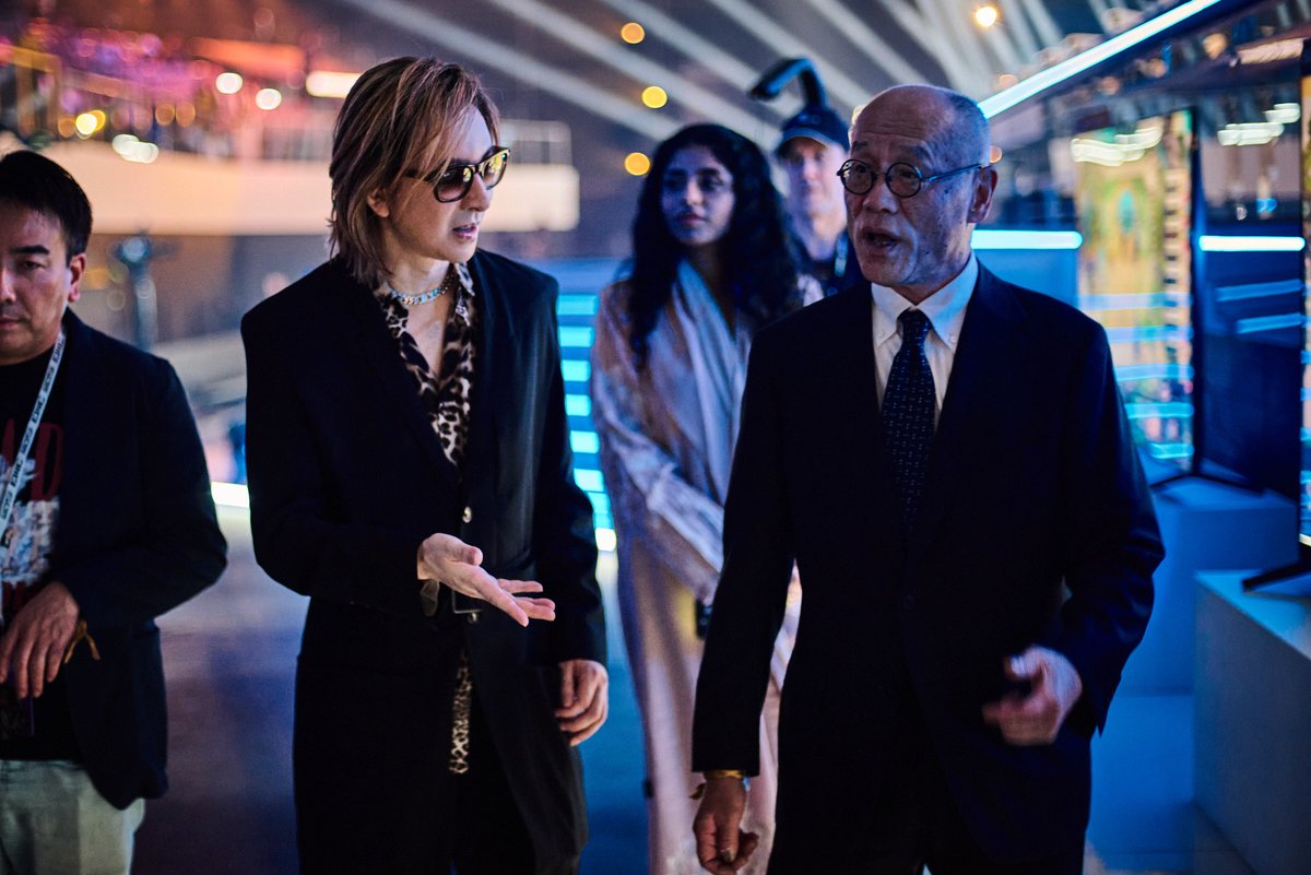 EWC_EN's tweet image. Look who is hanging out at #EsportsWorldCup, @YoshikiOfficial!

What an honor to have them here!