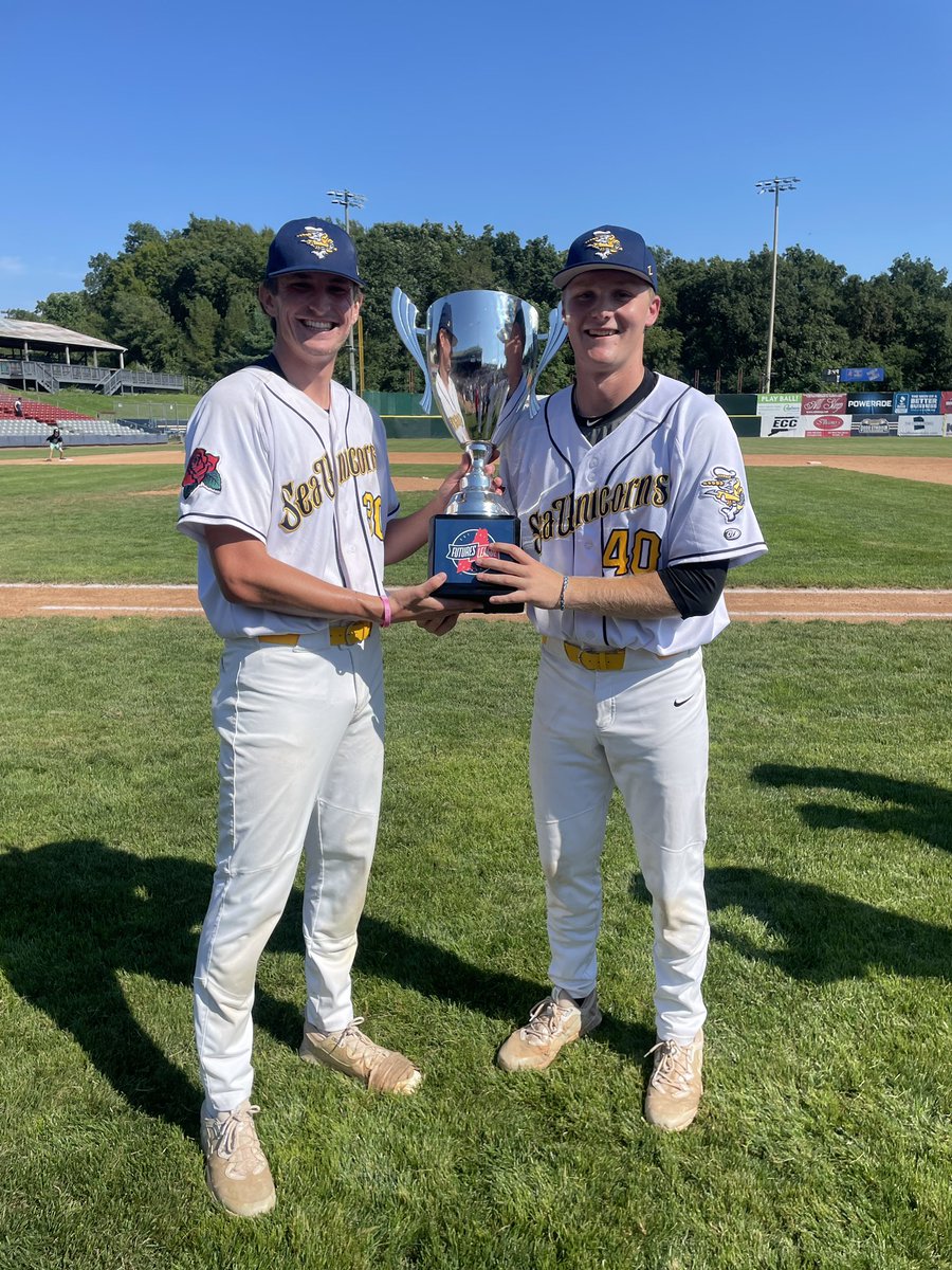 CatholicU_BSB's tweet photo. @goseaunicorns win @FuturesLeague title. Congrats to Luke Cardman and Mac Meara on a great summer! Special thanks to Coach Kevin Murphy for the opportunity. #d3b #cardball https://t.co/CCfBXcCXqb
