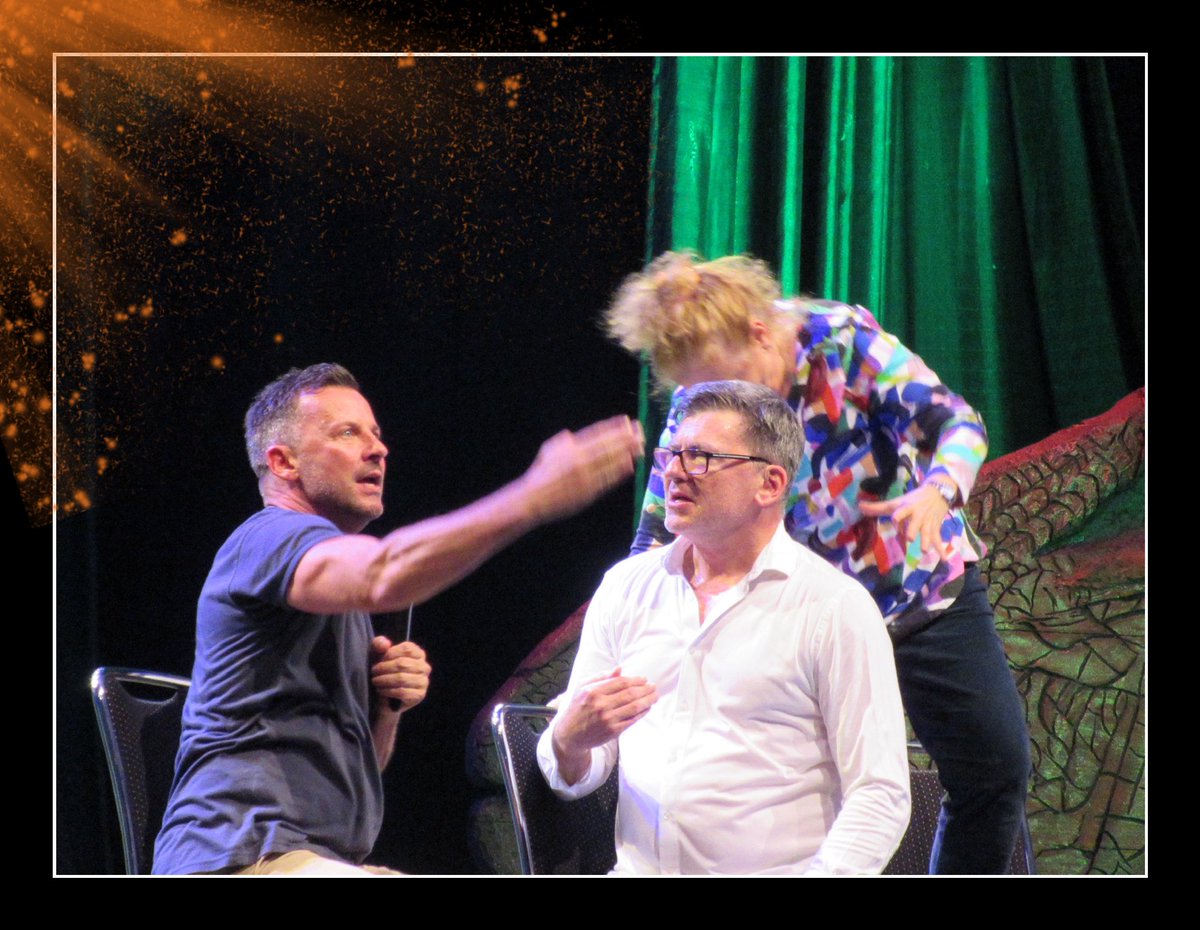 MiddleearthF's tweet photo. Nearly forgot to post my Sunday Con pic π
#MagicCon6 https://t.co/21bjK2hBwx