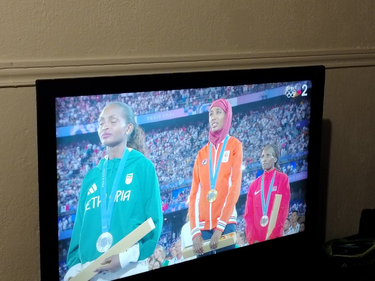 La petite pote tweet media