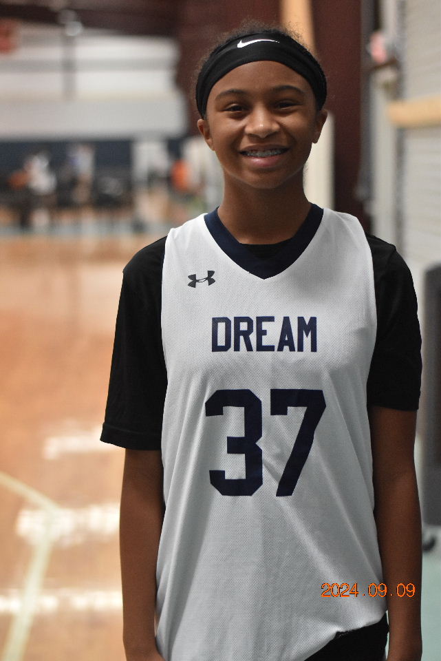 girlzprepreport's tweet photo. Just dropped @HoUCoachChuck11 @HouDreamElite 2028 Showing Upside and Potential #TheNextWave https://t.co/QLNmwlc2DS @PGHTexas @PrepGirlsHoops #JaydaHart #BriannaKelly #CloeeSolberg https://t.co/5YRUb4cLDC