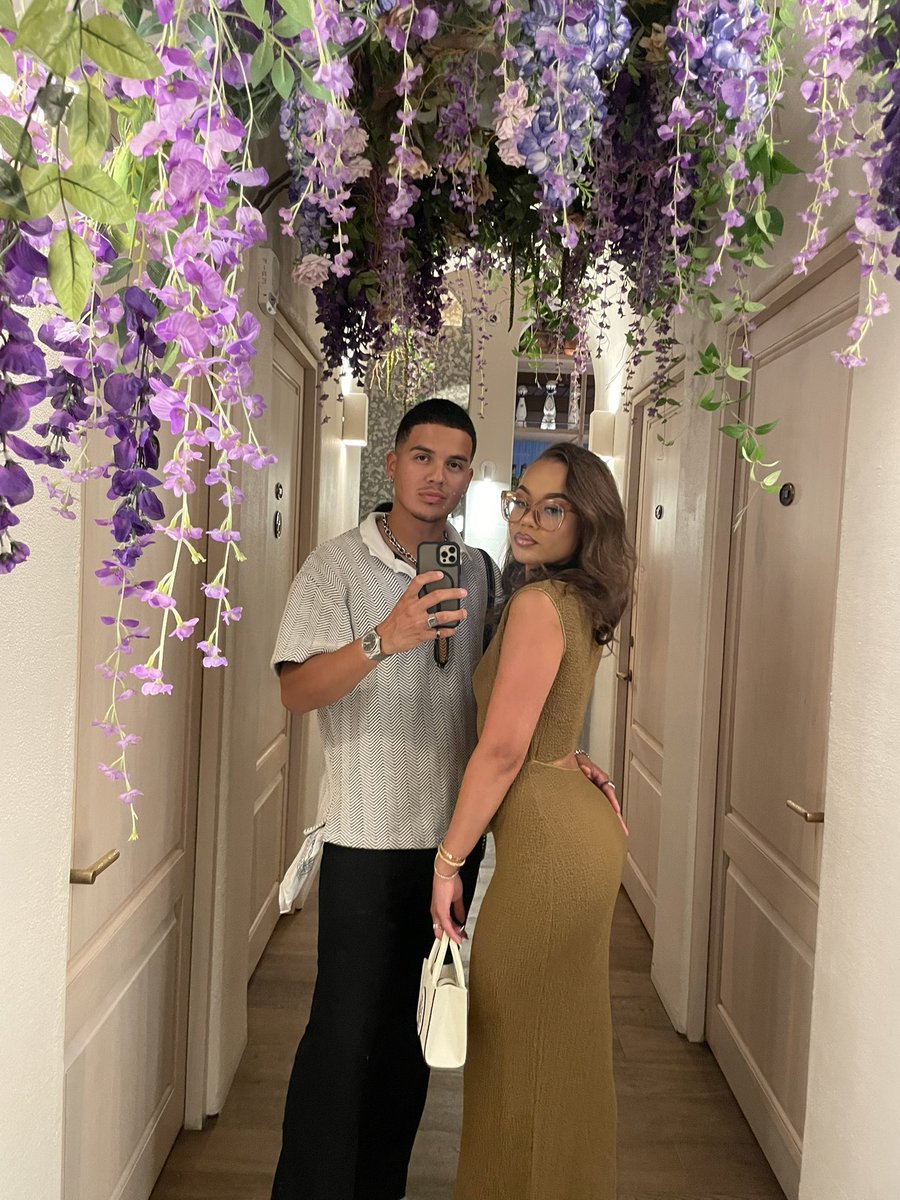 BABYYLINA's tweet photo. i love being your fiancé 🤍 https://t.co/2RGMsfZwJn