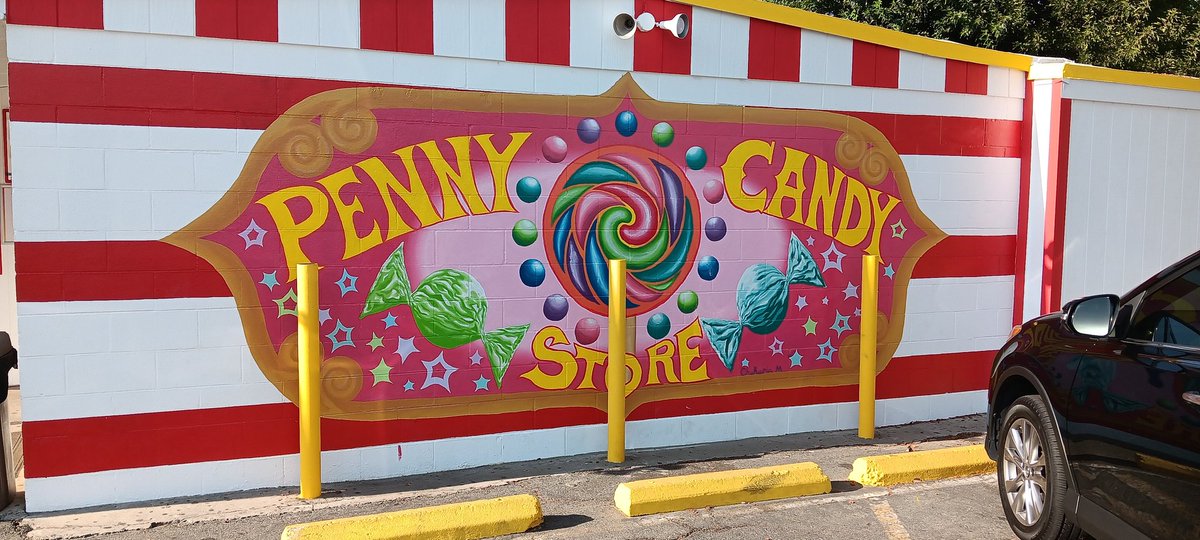 The new mural is finished ✨️🥳

Tell me what you think!