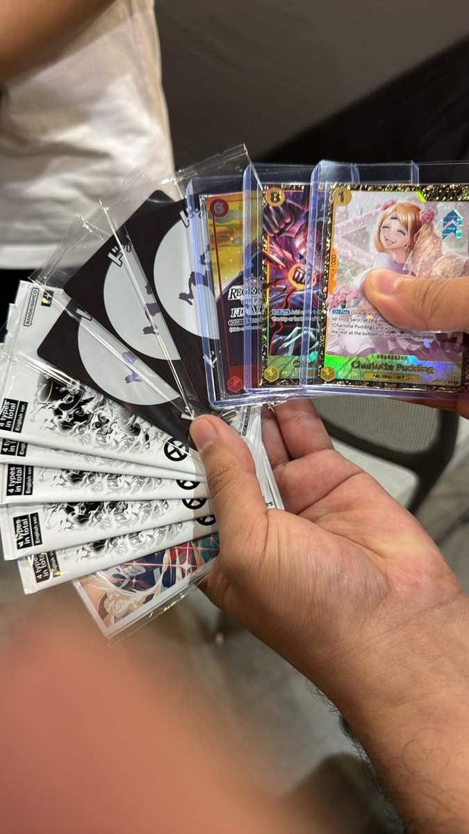 Jon_Mend026's tweet photo. 8/11 Pasadena Regional

Shoutout to @mik0let for the gear and testing. Hit him up if you want training!

R1 Law
R2 Doflamingo
R3 Lucci
R4 Law ❌
R5 B/Y Luffy
R6 Law
R7 Gecko
R8 Enel
R9 Lucci
R10 Reiju

T32:
Lucci

T16:
B/Y Luffy ❌ https://t.co/kJjWISANpZ
