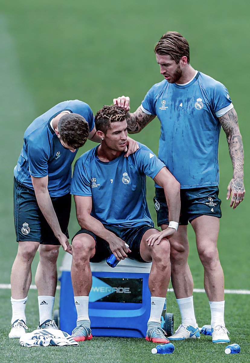 𝐓𝐇𝐄 𝐀𝐔𝐑𝐀. 🥶