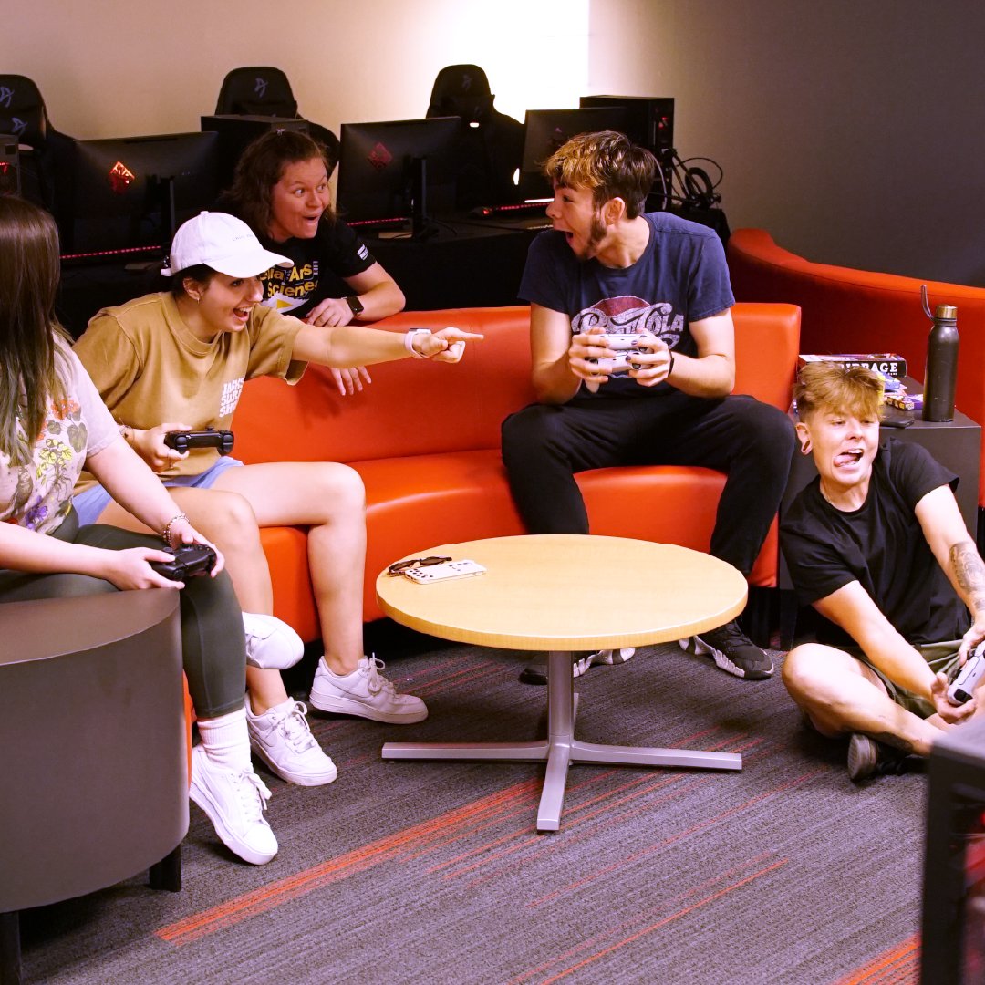 gameschoolasu's tweet photo. Next Friday at the new Esports Lounge! University Gateway room 315, we’re excited to welcome you!
Join us our first Free Friday event of the fall semester for “Overcooked!”
@ASUHIDA
https://t.co/y2luIvu9xt
#Esports #FallWelcome #Overcooked https://t.co/6zNrJ6hkE6