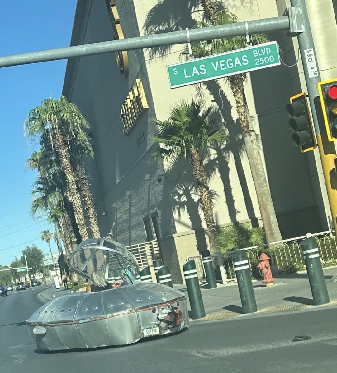 Las Vegas Issues tweet media