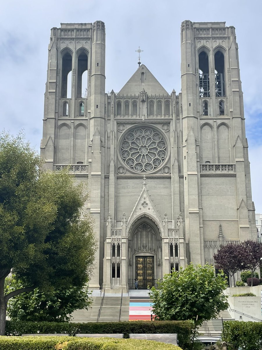 Church today was at Grace Cathedral, San Fransisco which was simple, low on liturgy but calm and graceful.   I was made welcome and had a lovely chat with the Dean afterwards. 
They are doing so much to break down barriers and show Gods real love to everyone.   <a href="/gracecathedral/">Grace Cathedral</a>