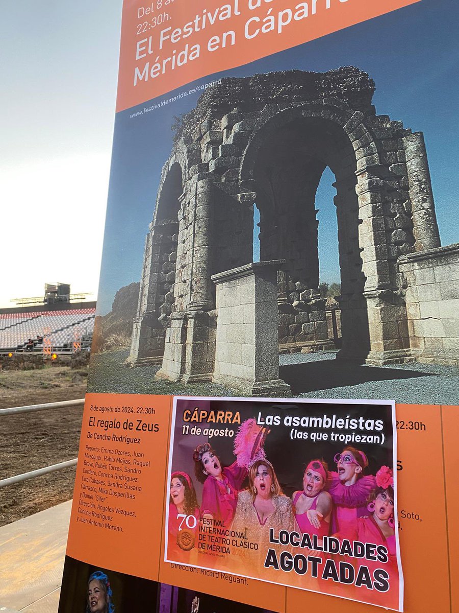 Festival_Merida's tweet photo. ❌🎟️ ¡Y REPETIMOS 𝐃𝐎𝐁𝐋𝐄𝐓𝐄! ❌🎟️

La extensión de #Caparra cierra también su programación esta #semana con el teatro lleno: 🎭 𝐋𝐚𝐬 𝐚𝐬𝐚𝐦𝐛𝐥𝐞𝐢́𝐬𝐭𝐚𝐬 cuelgan el tercer cartel consecutivo de 𝐍𝐎 𝐇𝐀𝐘 𝐋𝐎𝐂𝐀𝐋𝐈𝐃𝐀𝐃𝐄𝐒 en la extensión 🧡🎟️

#Merida70 https://t.co/muT9EUOBtD