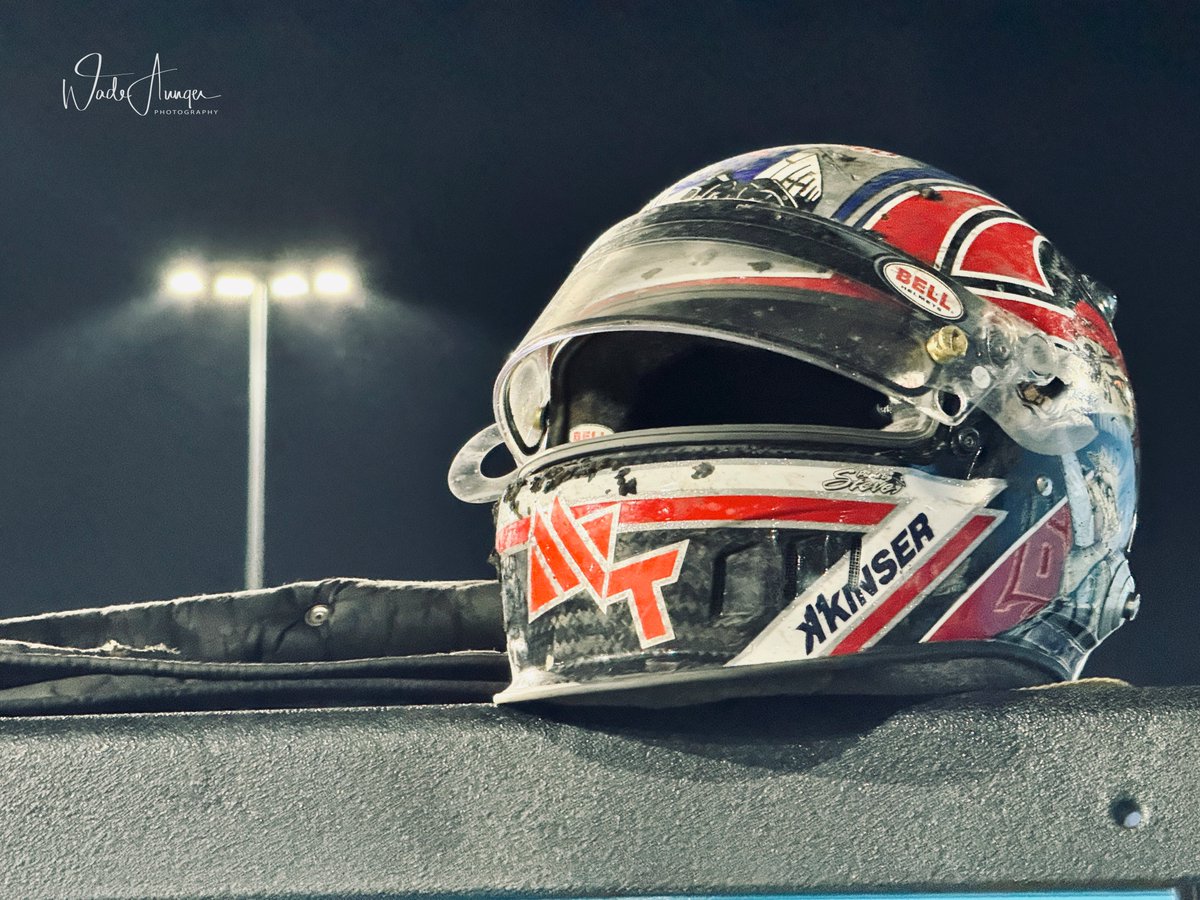 I remember mate. I remember when you climbed that fence. And your Dad hugged you so hard it should have broken three ribs. I remember. 19 years ago but still fresh in my mind. <a href="/KraigKinser/">Kraig Kinser</a> always great seeing you. <a href="/MichaelaDumesny/">Michaela Kinser</a> <a href="/knoxvilleraces/">Knoxville Raceway</a>