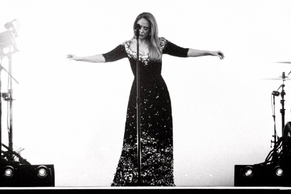 Adele's tweet photo. https://t.co/xWDzZhFjOH
