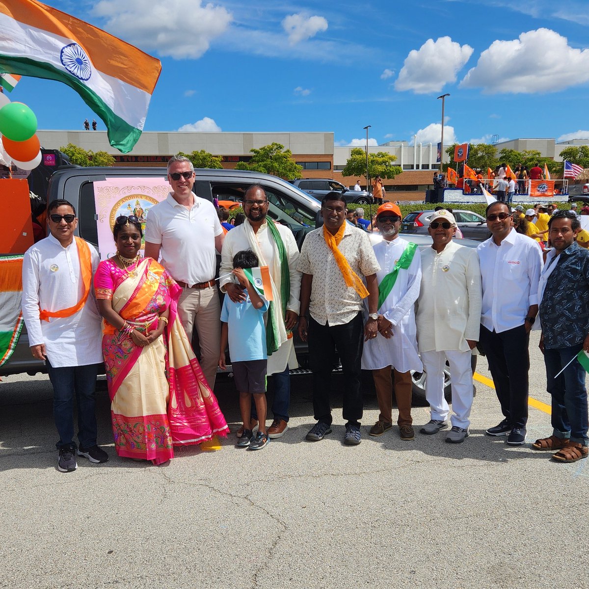 MikeForIllinois's tweet image. Thanks to all who joined me and my friends at the @WDDAAPI in celebrating #IndiaDay in Naperville. It is always a pleasure to come together with our neighbors and celebrate the beautiful tapestries that make up our communities. Happy Independence Day! 🇮🇳