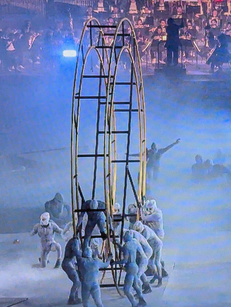 xaviercolomer's tweet photo. #ClosingCeremony

For some reason those guys remind me of the teenage mutant ninja turtles foot clan members https://t.co/Eei5piLepP