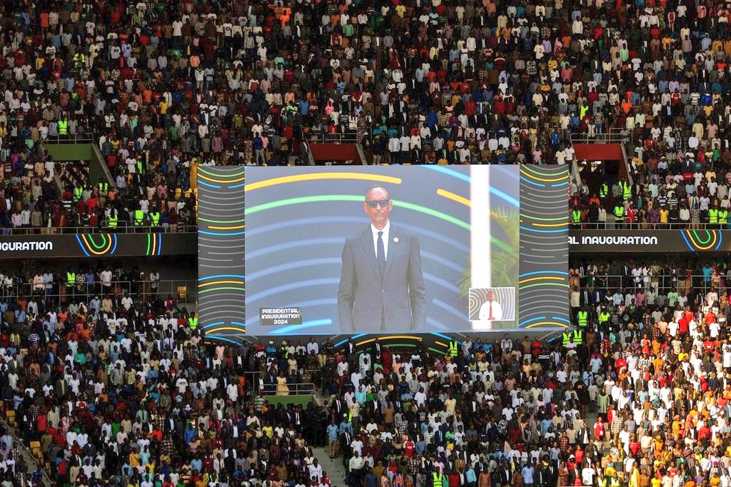 WaakoTonny1's tweet photo. President @PaulKagame has been sworn in for a fourth term as @RwandaGov president after winning 99 percent of the votes in last month's election.
@UrugwiroVillage @NewTimesRwanda 
@FirstLadyRwanda @rbarwanda 
#LingOrm 
#News247Ug 
@News247Ug 
@DanielLutaaya 
#Picturecourtesy 📸📸 https://t.co/nXTpTWZeLT