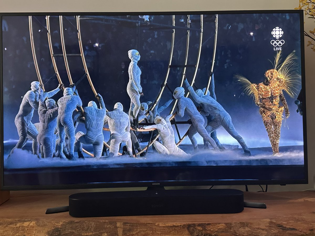 RainiacDaManiac's tweet photo. I can't believe the Putty Patrol and Goldar just invaded the ending of the 2024 Olympic Games #ClosingCeremony https://t.co/z9l1tOMseW