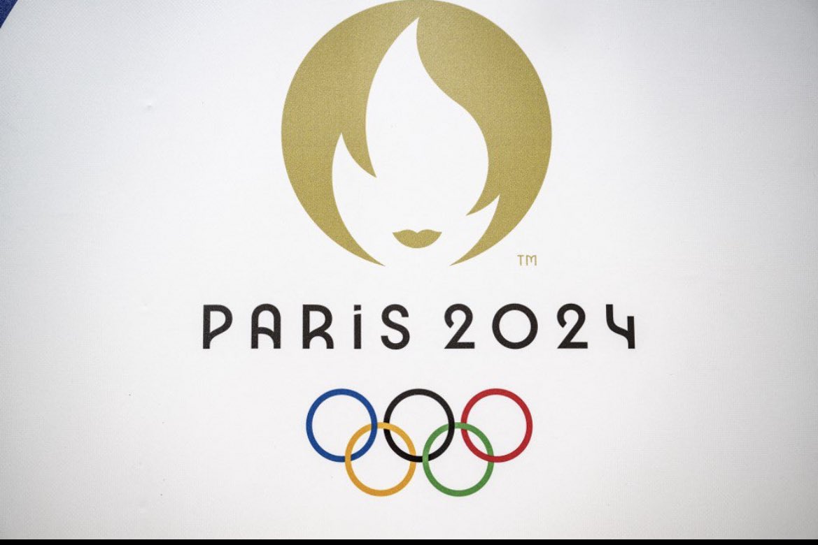 No llores porque se acabó, sonríe porque sucedió.

Verano jodidamente para la historia.