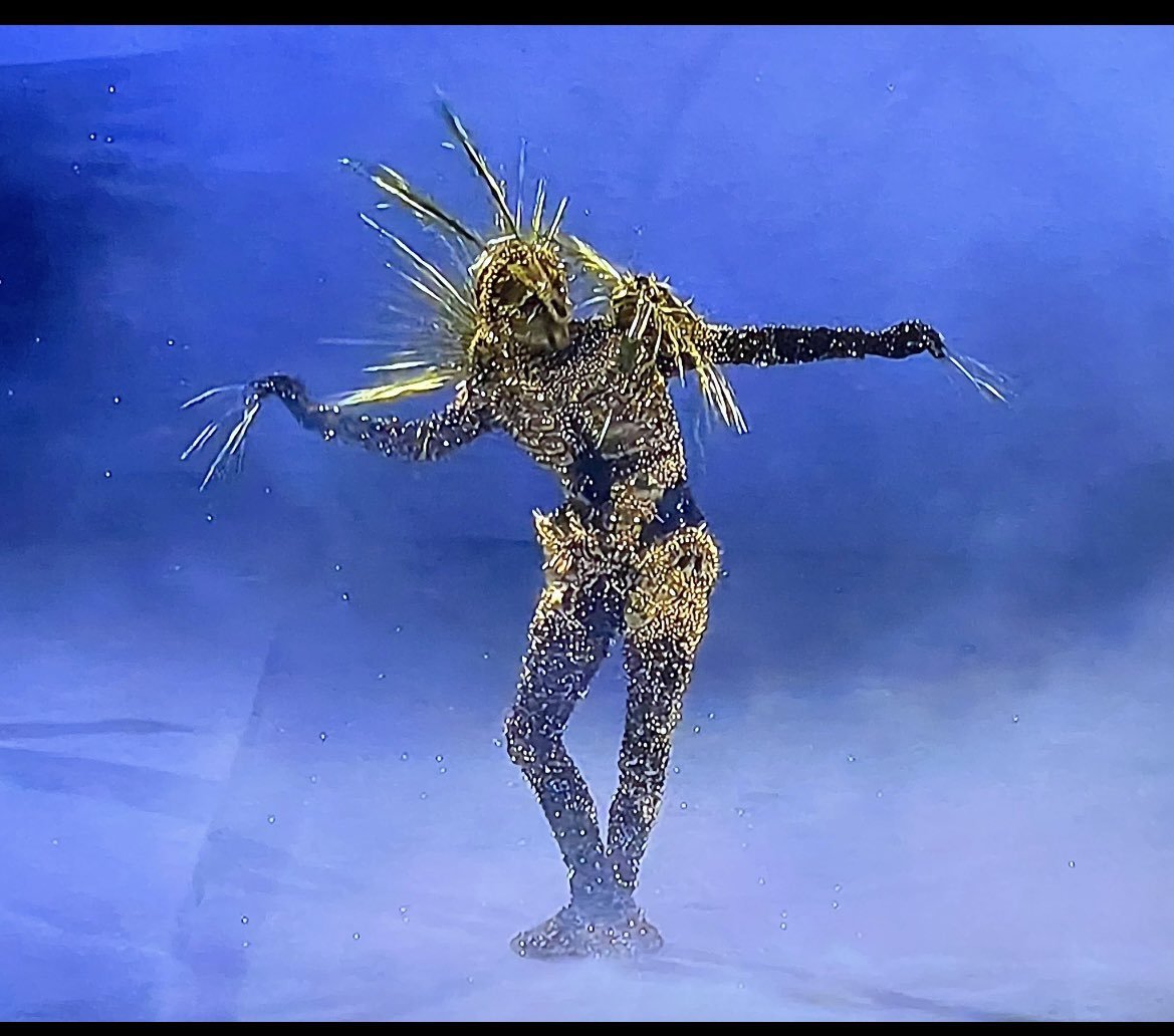 I have never wished for Graham Norton to replace sports commentators more #ClosingCeremony #Eurovision