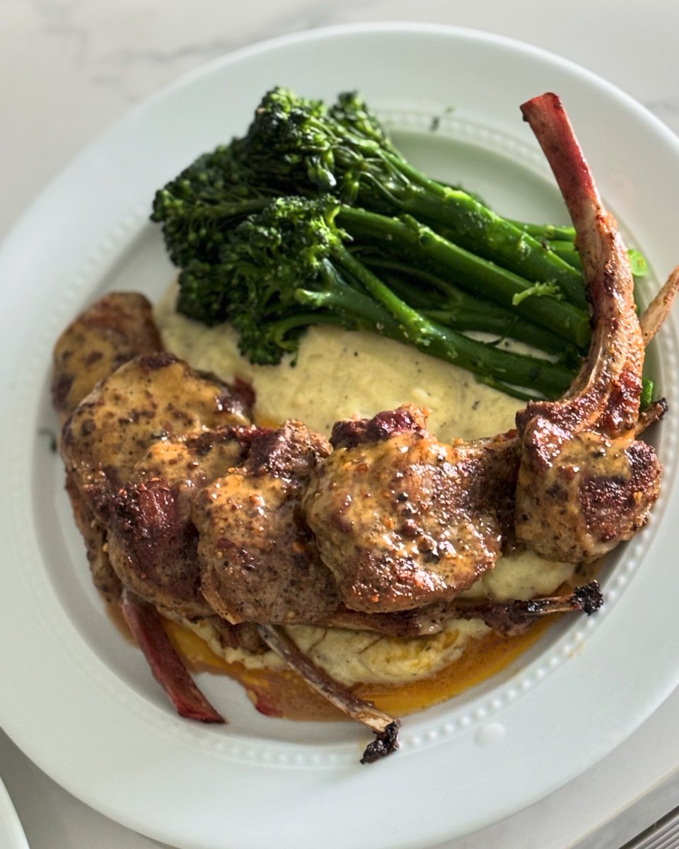 TreeLanka2's tweet photo. Get you a man that’s gonna make staying in for dinner worth it #ChefTings #CulinaryLife don’t think you’re not worth it 👨🏽🍳 https://t.co/3R2DWhS7eq