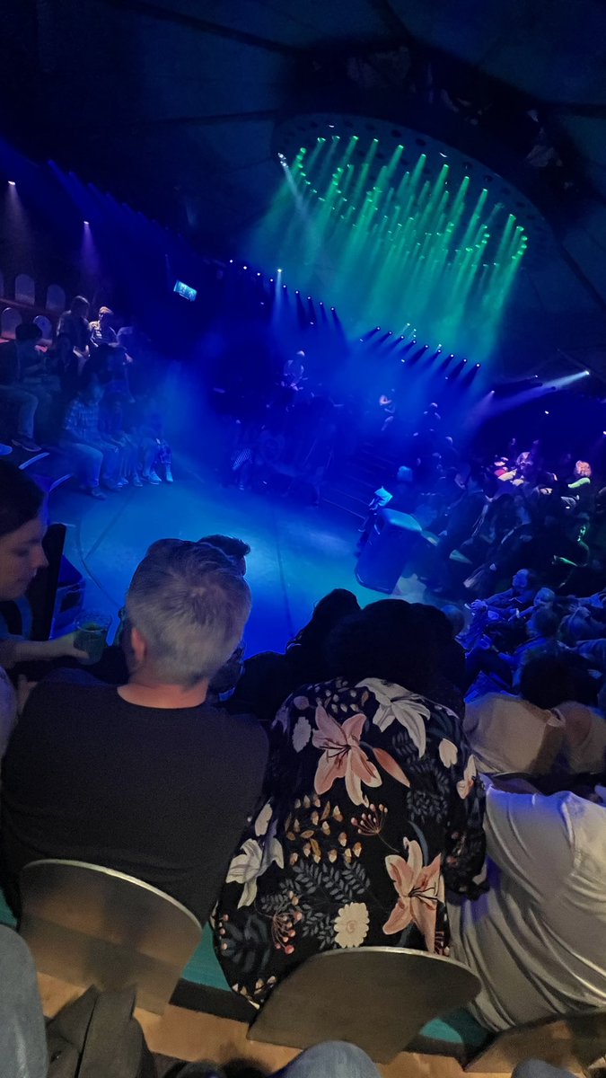 Had a crackin’ night watching VL by <a href="/kieran_hurley/">Kieran Hurley</a> &amp; <a href="/TheGaryMcNair/">Gary McNair</a> I’ve not laughed that hard in a while! Great performances from both <a href="/WeeScottFletch/">Scott Fletcher</a> @gingstertrippin 🍊🛼📕💋