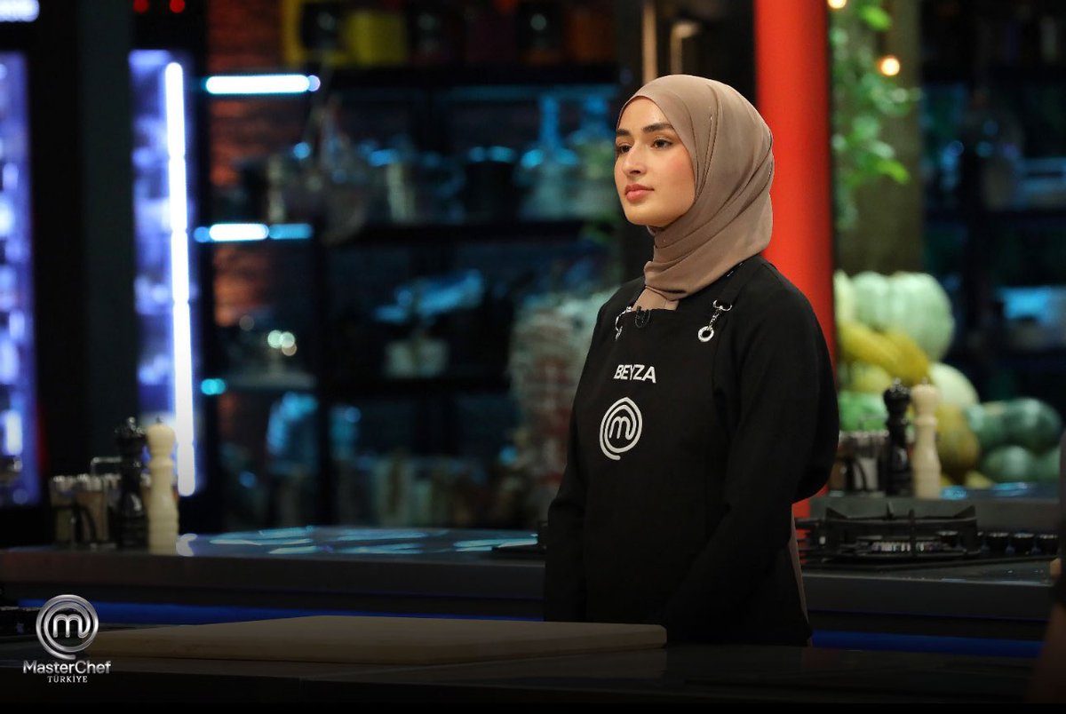 Mermolii's tweet photo. Hem Ayşe hem de Beyza potadan çıktı Beyza iki shipiyle de moment verdi kalkın halaya💃🥳
 #mastercheftürkiye https://t.co/Iz6hmuvrvS