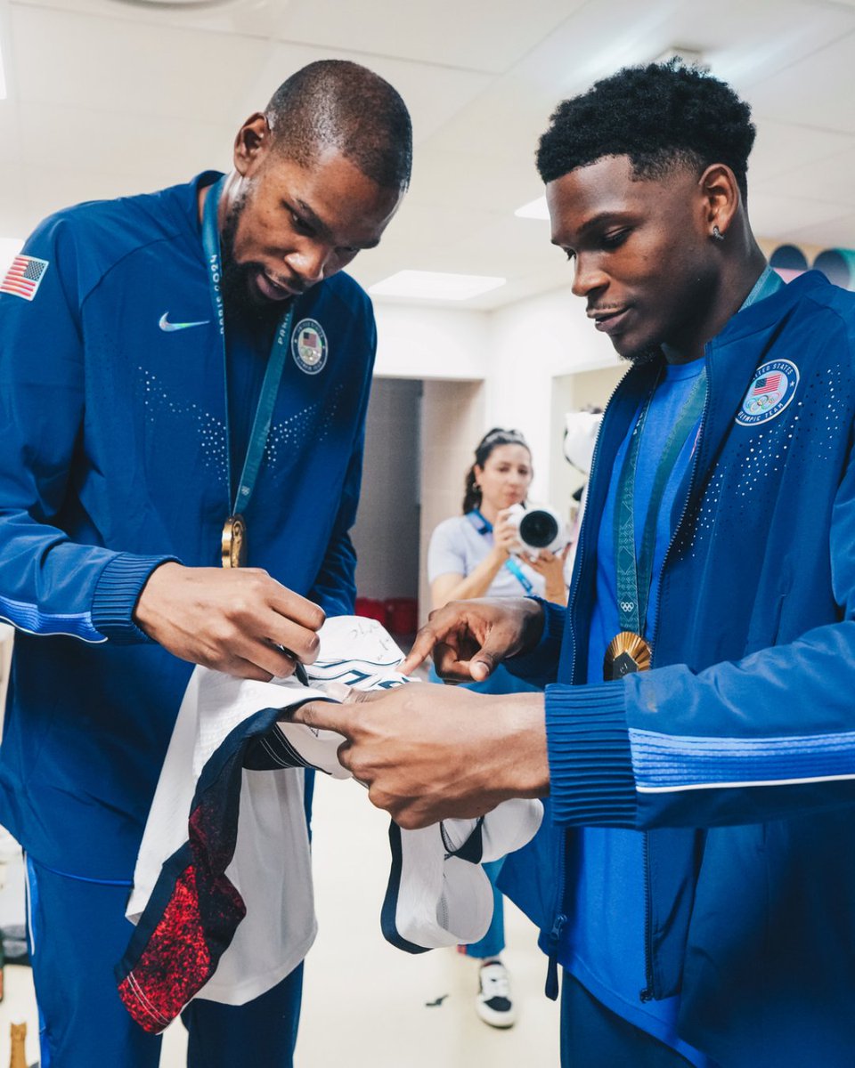 Timberwolves's tweet photo. a dream come true. https://t.co/ozyBhiXPWg