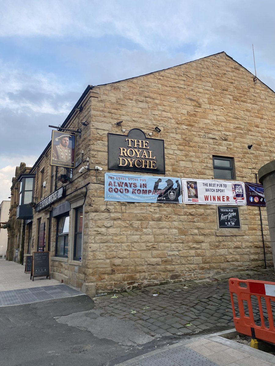 Fadetofoote's tweet image. I haven’t spoke much about it…but I made my @BurnleyOfficial pilgrimage from the 🇺🇸 after following the club for several years. We lost to Forest at the Turf. VK’s last match. Our relegation sealed. I loved the town, l pies, football, and especially the people. #twitterclarets