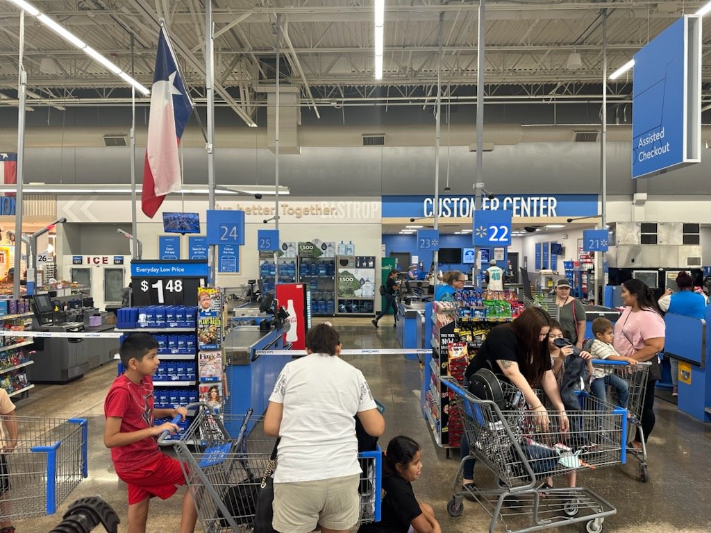 MarlenGlz53's tweet image. 2nd weekend in a row in serving our students to be ready for the new school year.  Services for our migratory families never stop!  #migranted @R13Multilingual  @Marquita_Orta