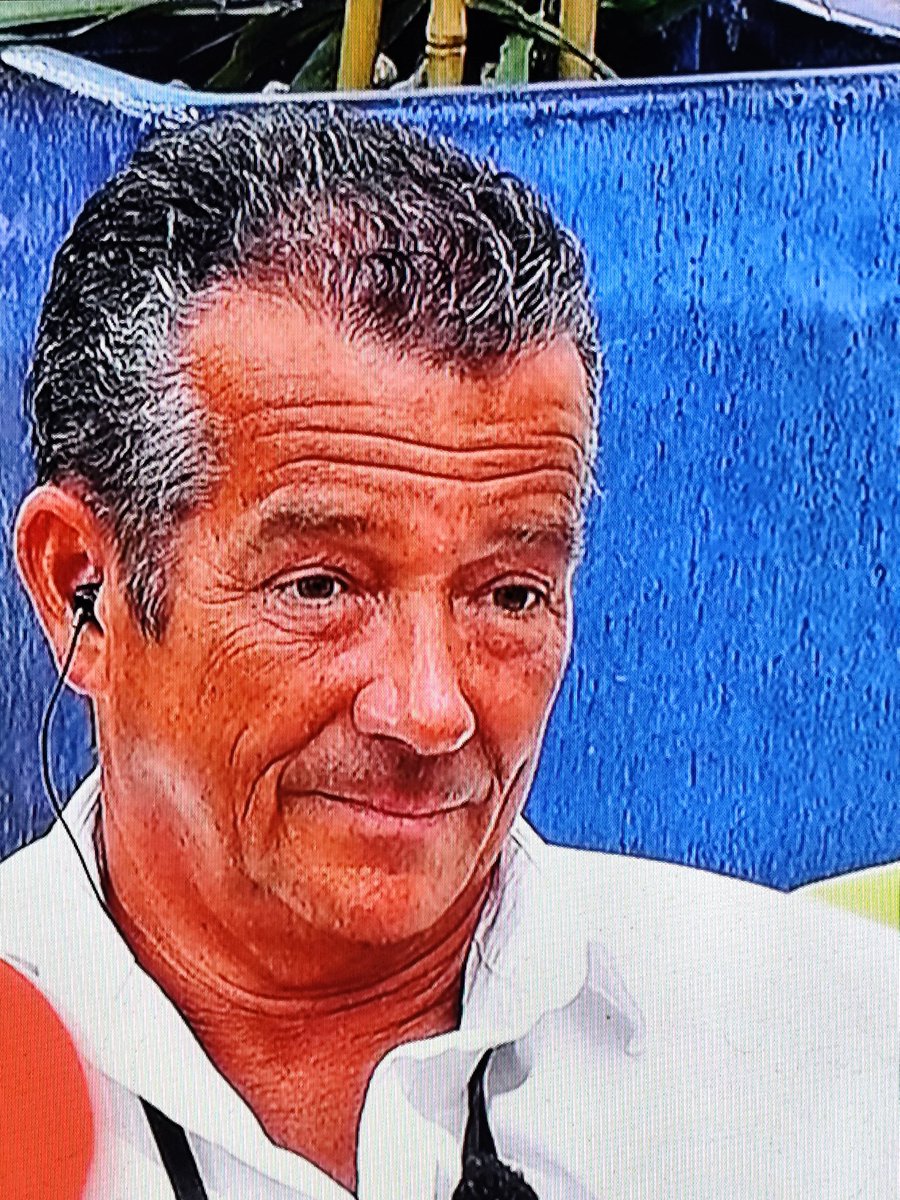 DeslandesJose's tweet photo. Está a haver uma perseguição grave ao David por parte dos concorrentes da casa, especialmente da Beatriz e da Marie. Estão as duas a incitar ao ódio, extrapolando cada detalhe do comportamento dele, pra mim é inaceitável. #dilematvi https://t.co/EkSgCkO207