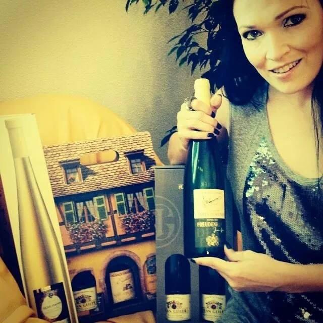 TarjaFrance's tweet photo. #Throwback2014 Tarja & 🍷🇫🇷 #onthisday
📸 @tarjaofficial (2014)
#HarkSession #FoireAuxVins #Colmar #TarjaTurunen https://t.co/agp0T0KDJm