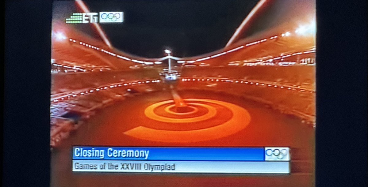 taniwww24's tweet image. Τι βλέπω εγώ #closingceremony 
#Athens2004 #Olympics