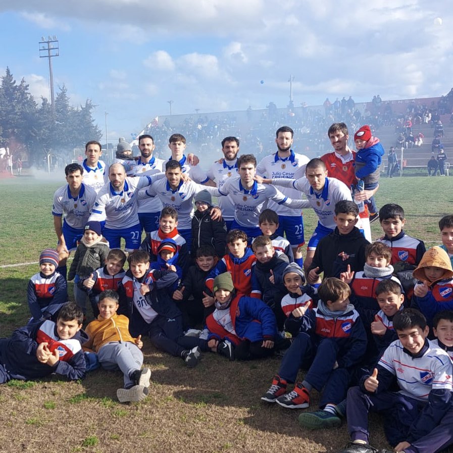 Se terminó el sueño. Es difícil escribir en estos momentos porque la amargura es grande. 

No hay nada para reprocharse, dimos todo y el objetivo principal se cumplió. Ascendimos entre más de 55 equipos, y no es poco.

Estamos orgullosos. Siempre el club 🔵⚪️🔴