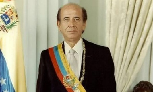 podr_i's tweet photo. Assim, podemos voltar um pouco no tempo: Nos anos 70, no governo de Carlos Andrés Pérez (1974-1979), com a Choque do Petróleo, o país se beneficiou dos aumentos no preço dessa commodity, já que a oferta estava diminuindo,  gerando prosperidade para a Venezuela no período. https://t.co/nYo639CIfl