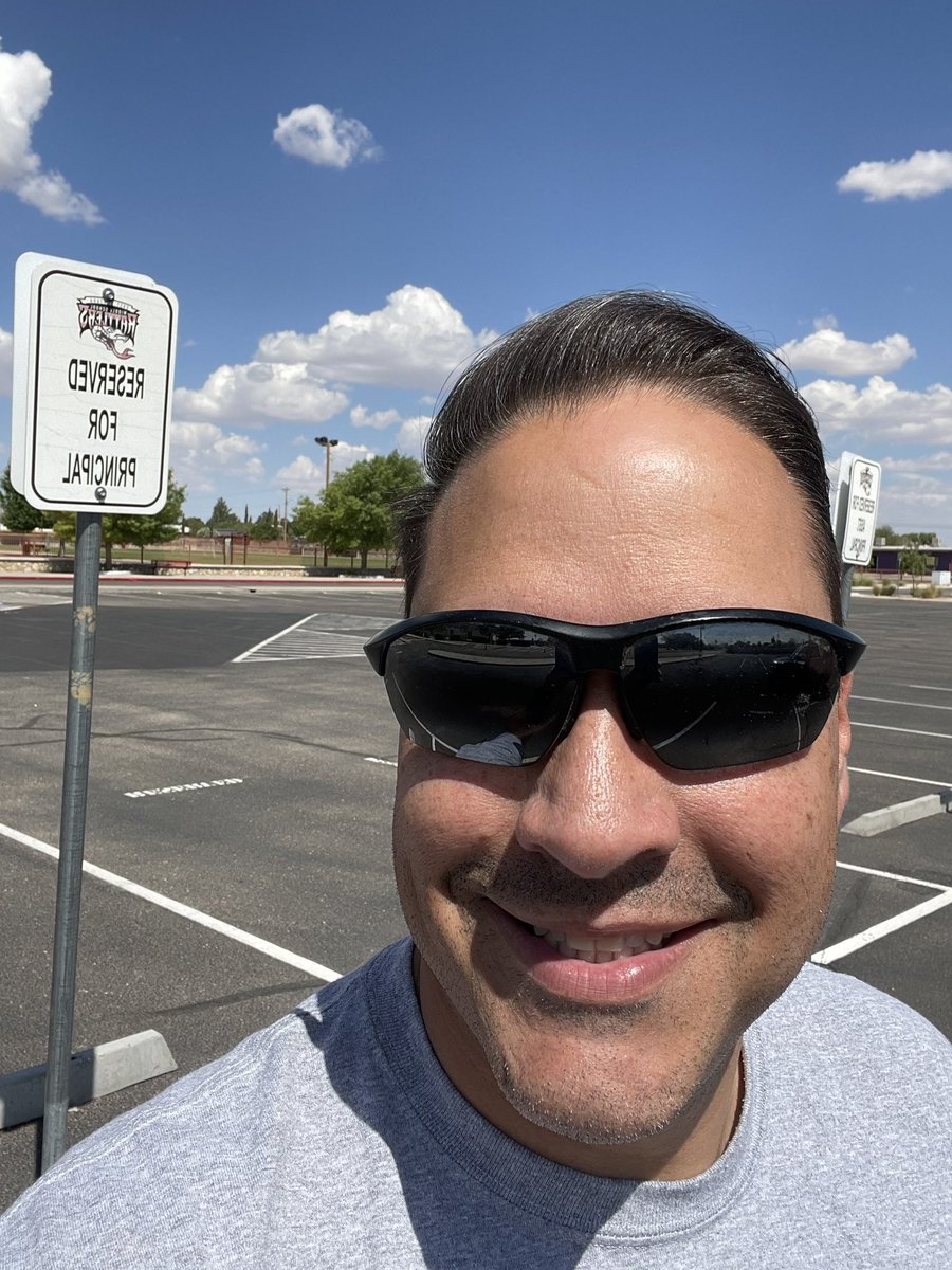 ANavarro_HHS's tweet photo. Drove here on a Sunday. It was nice and quiet. I wanted the opportunity to reflect on the gratefulness to be the next campus leader at EMMS. I can’t wait to get started. #strikefirst #weRfamily https://t.co/MFE0Cfrjcx