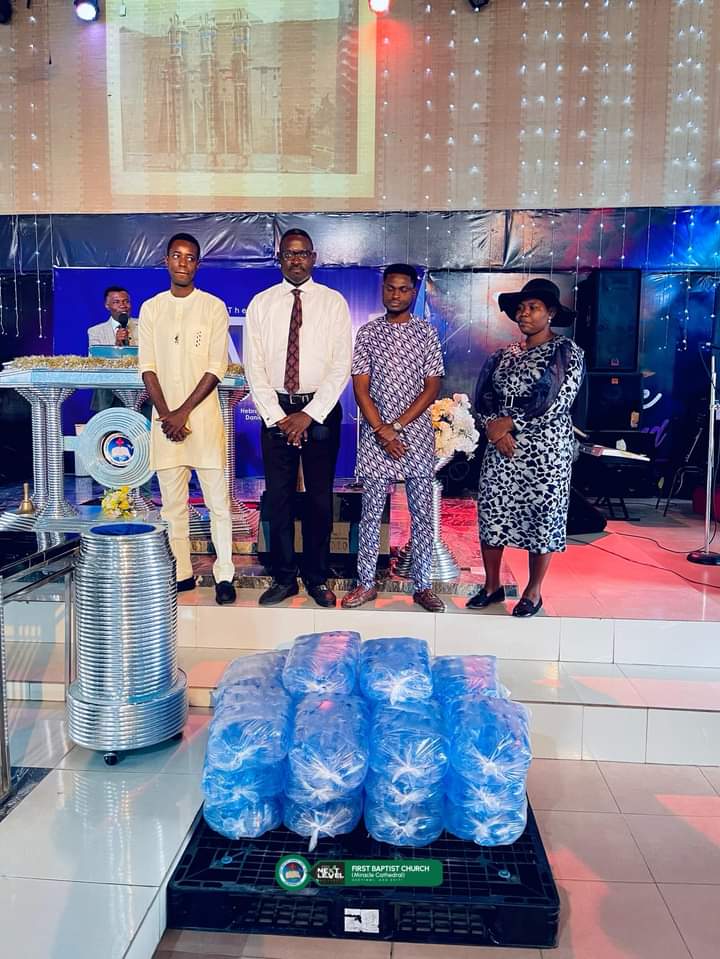 OSBAYO_94's tweet photo. A new chapter in our @fbcadoekiti business portfolios.  With the issuance of our NAFDAC number, we commenced production and sales today in our pure water factory. We are excited to enter the market to quench the thirst of the world around us. 

Cheers to this new journey! 🥳🎉 https://t.co/rkTOwrpBze
