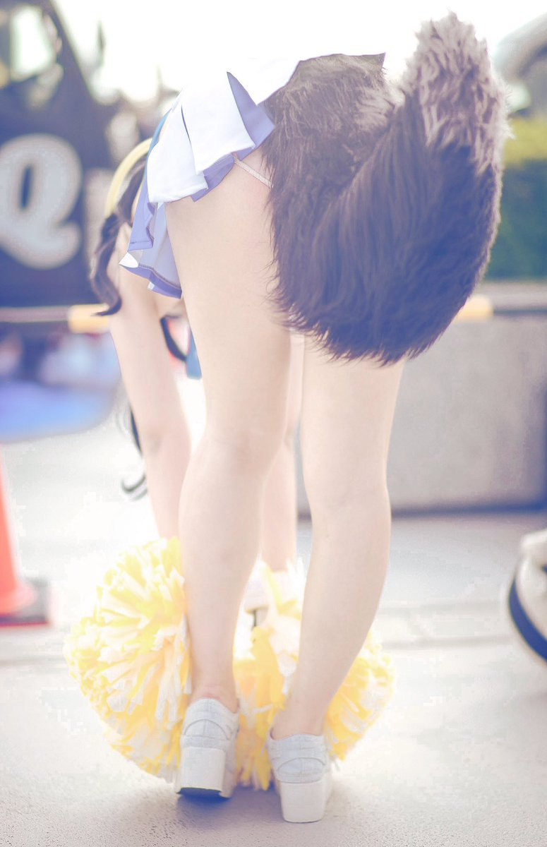 Imoe_shichee's tweet photo. C104一日目🔆

フレー、フレー…先生！行け行け、勝て勝て、先生…あと1日！

photo：@uhimaru999 

#C104_cos  #C104 #ブルアカ #c104コスプレ  #ヒビキ　#ブルーアーカイブ　#熱中症に気をつけてください https://t.co/RGnvdiDxpw