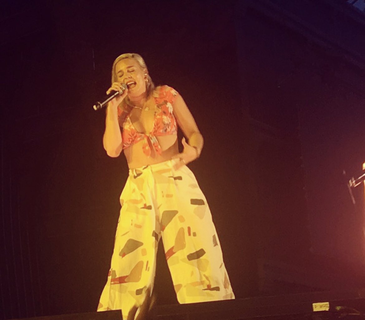 KimberleyRomb's tweet photo. Lokerse Feesten: 2017 vs 2024 🥺
This will always be my happy place 💛
@AnneMarie https://t.co/6GmlmGPitv