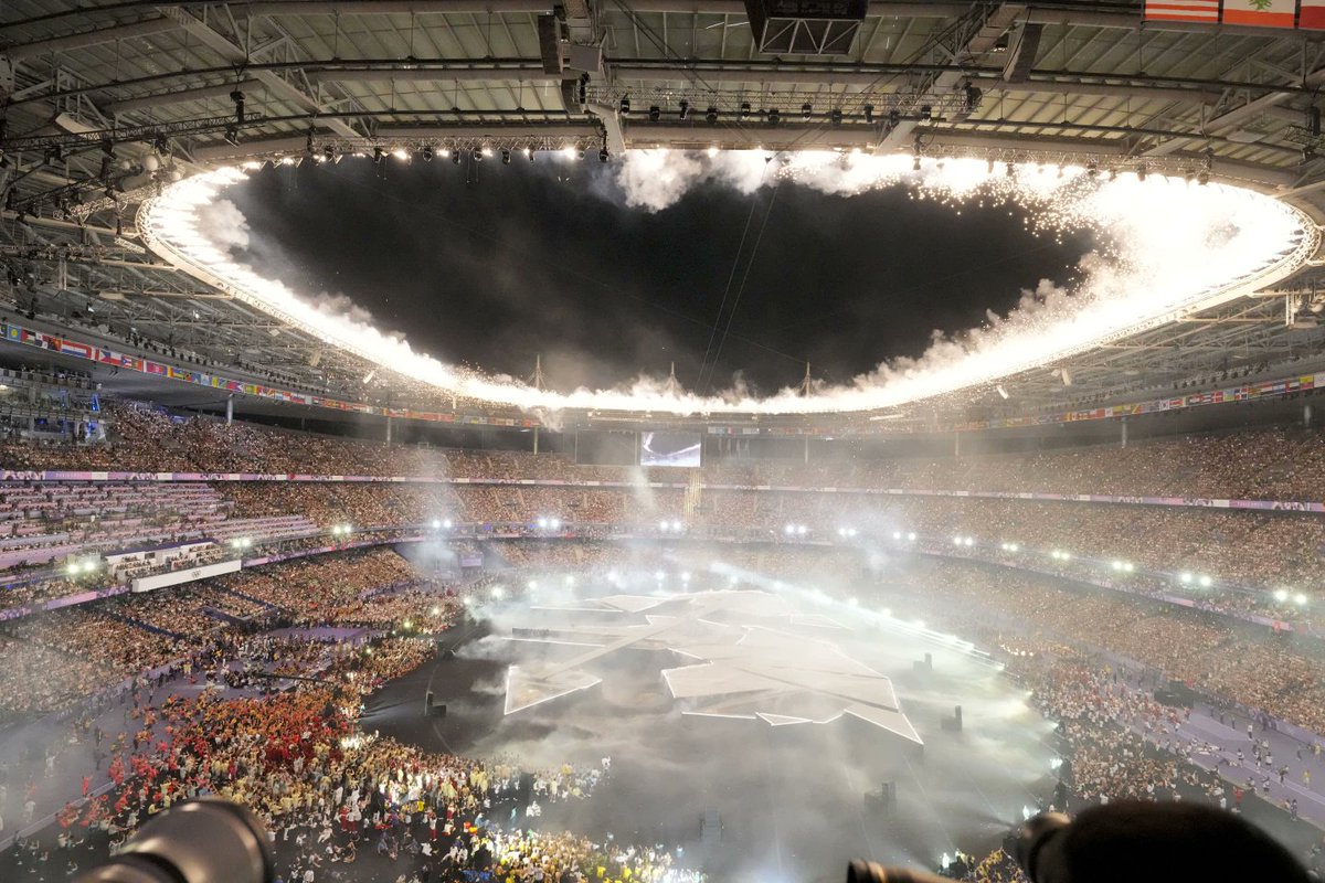 You have to love the speech from the (frankly swooningly handsome) French gent signing off the Paris Olympics.  All the most wonderful references to love ❤️🇫🇷  you would expect from the city of light and love.   More marriage proposal at this games than ever before apparently!