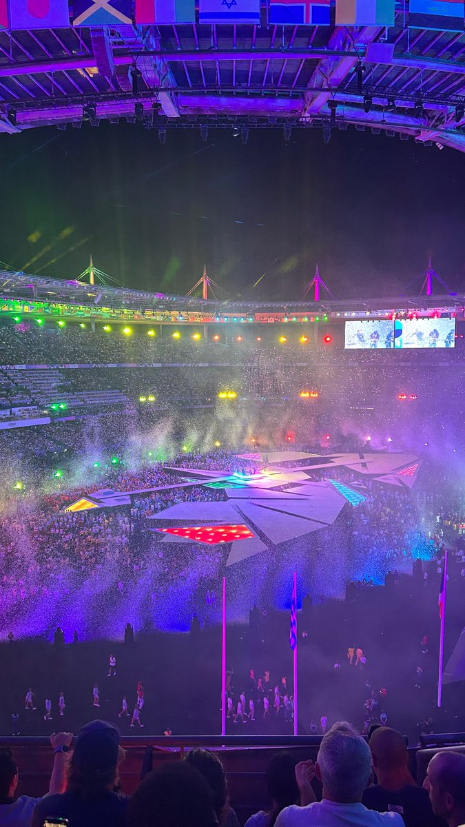 🩷❤️🧡💛💚🩵💙💜🖤🩶🤍🤎

 #ClosingCeremony #Olympics2024Paris