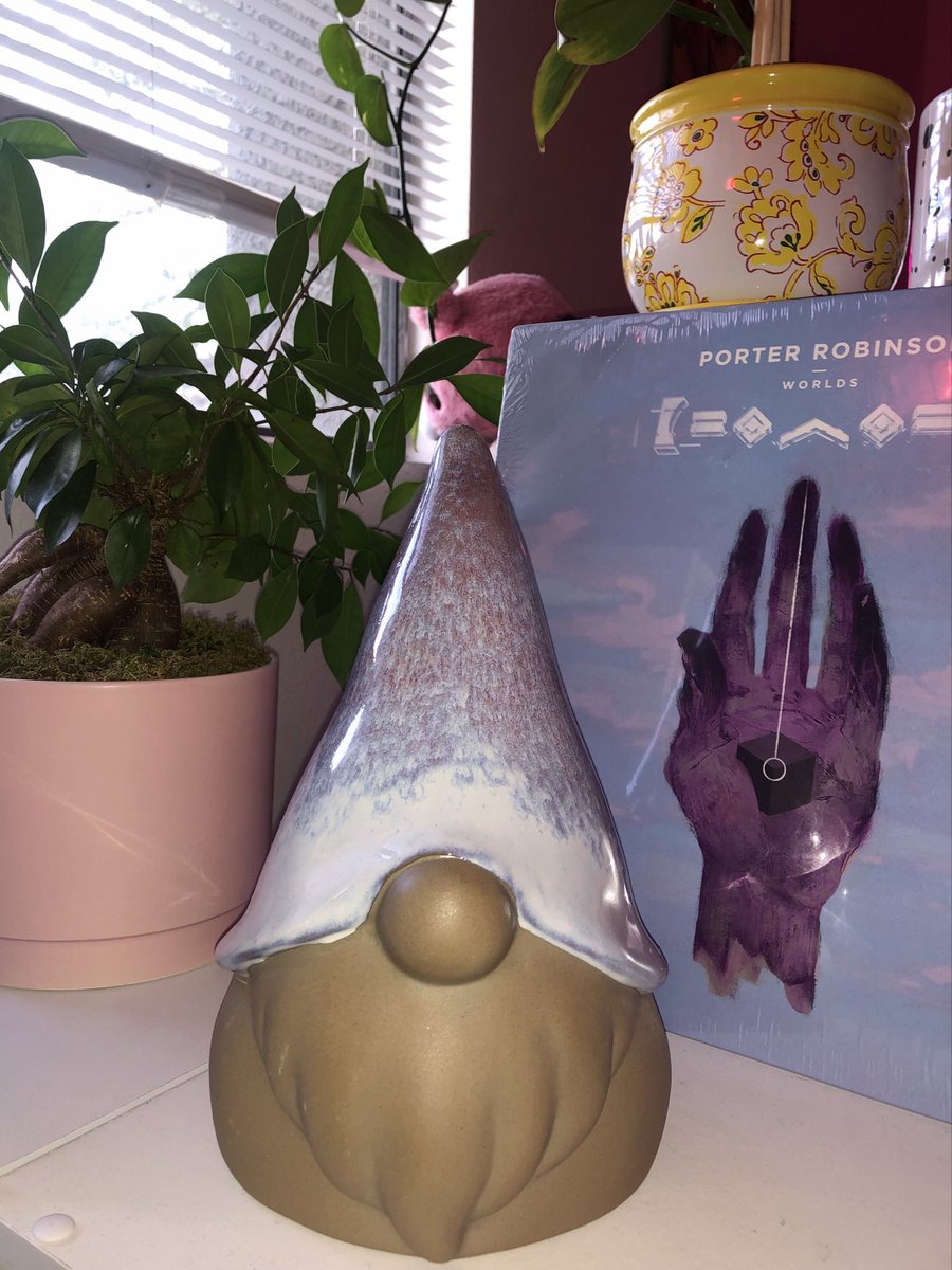 hi kids! i'm worldsy the wizard 

i appear once every ten years to force porter robinson to release more sad boi edm 

stream worlds live or you'll never be okay