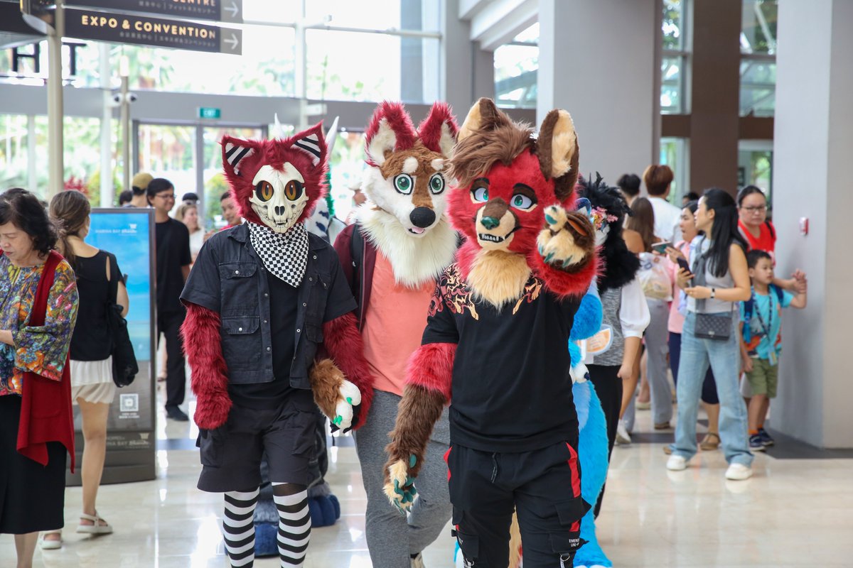 TideraceJenkins's tweet photo. Taking photos of cuties at #Cosfest2024! First time playing around with this camera. Pretty fun watching the public interact with the #furries, giving a nice color to the mall. PM for full photoset. https://t.co/AdAUtChCyE