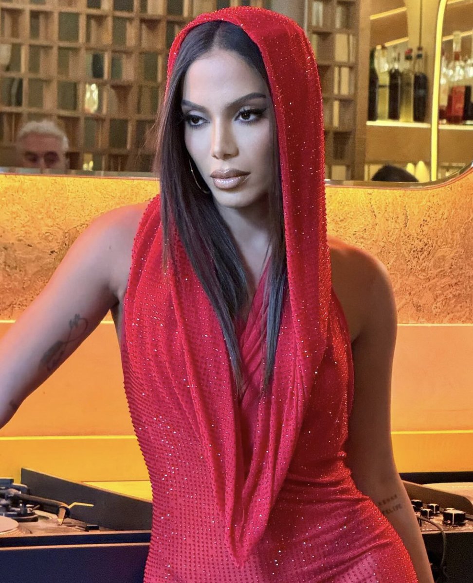 lulunitt5r's tweet photo. ANITTA MULHER QUE FOTO E ESSAAAAAAAAA https://t.co/KHlFN7KjR9