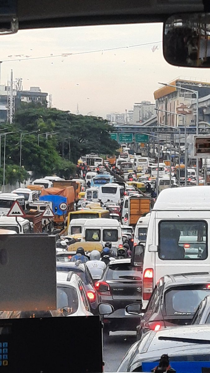 shilgiri_rao's tweet photo. Manic Monday
#Bommanahalli
@blrcitytraffic https://t.co/6LDDsRrUFl