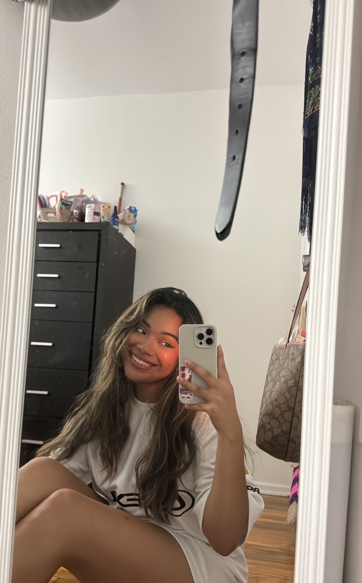 Sashaqueue's tweet image. I finally got my @100Thieves jersey ! 

Wish @100T_VAL would’ve made it to champs 💔