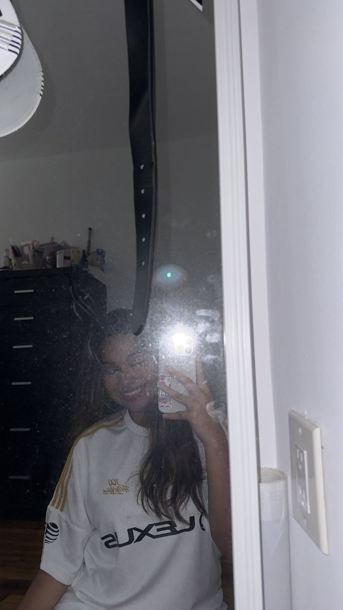 Sashaqueue's tweet image. I finally got my @100Thieves jersey ! 

Wish @100T_VAL would’ve made it to champs 💔